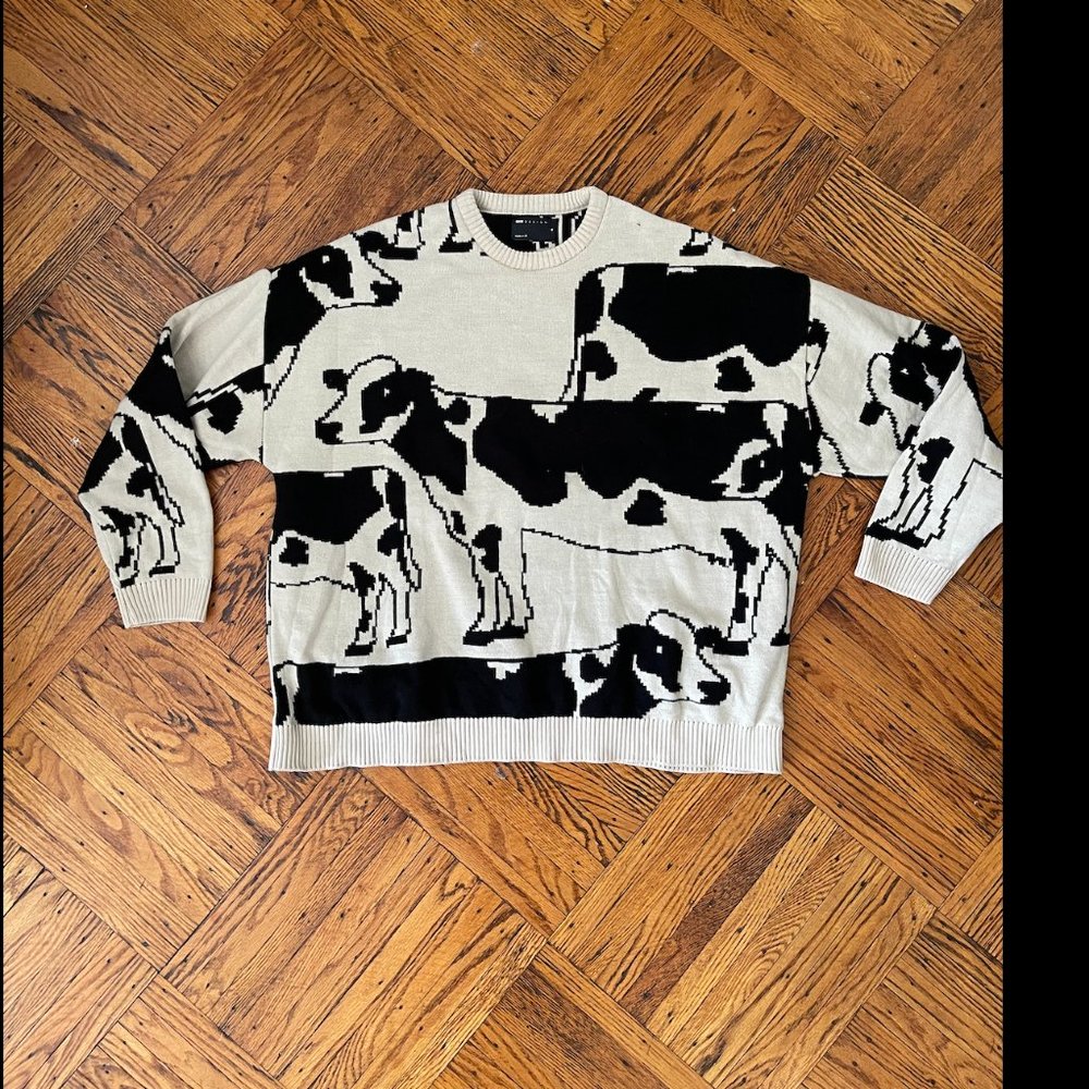 ASOS MEN"S DIGITAL COW PRINT CREWNECK SWEATER MEDIUM